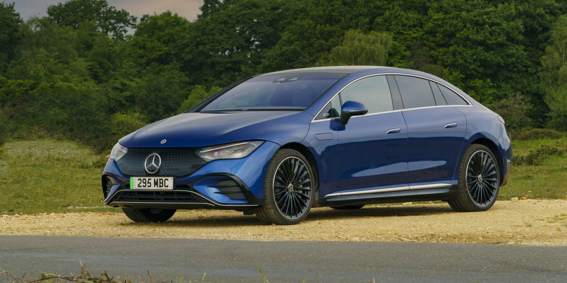 Luxusní elektrická limuzína Mercedes-Benz EQE